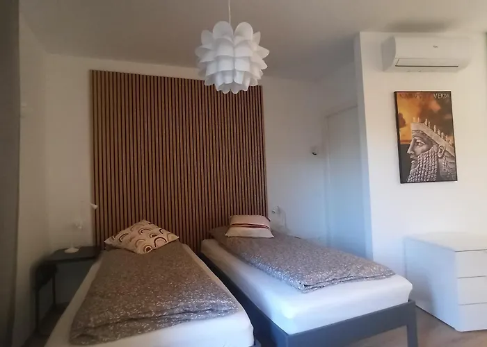 Desdema & Opera Oda ve Kahvaltı